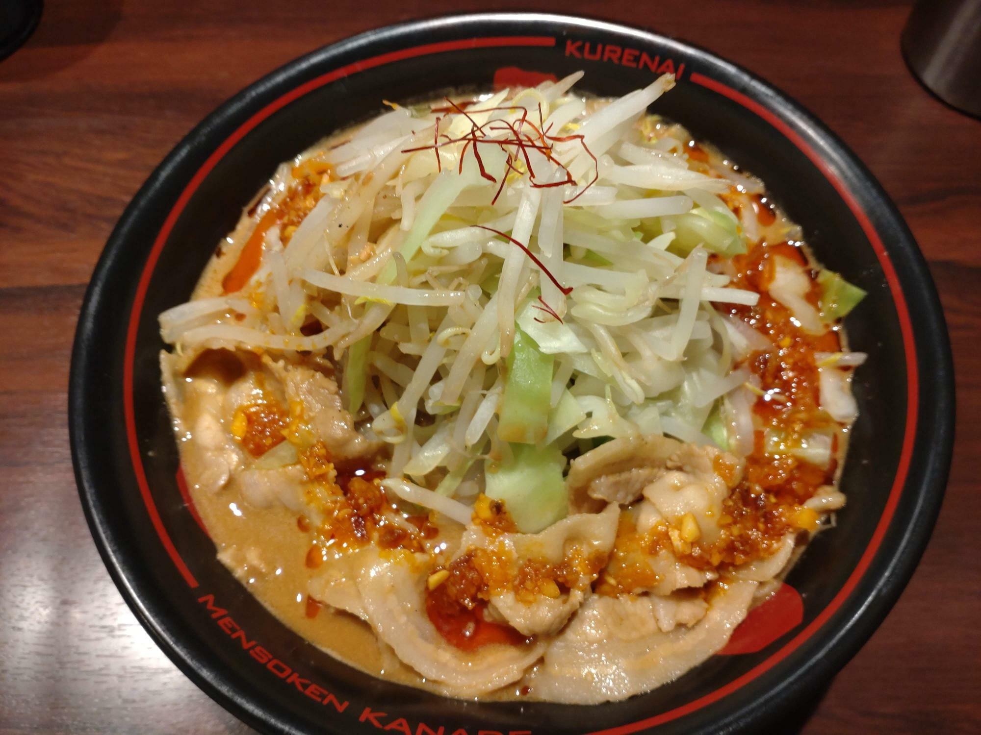 紅ラーメン（税込890円）