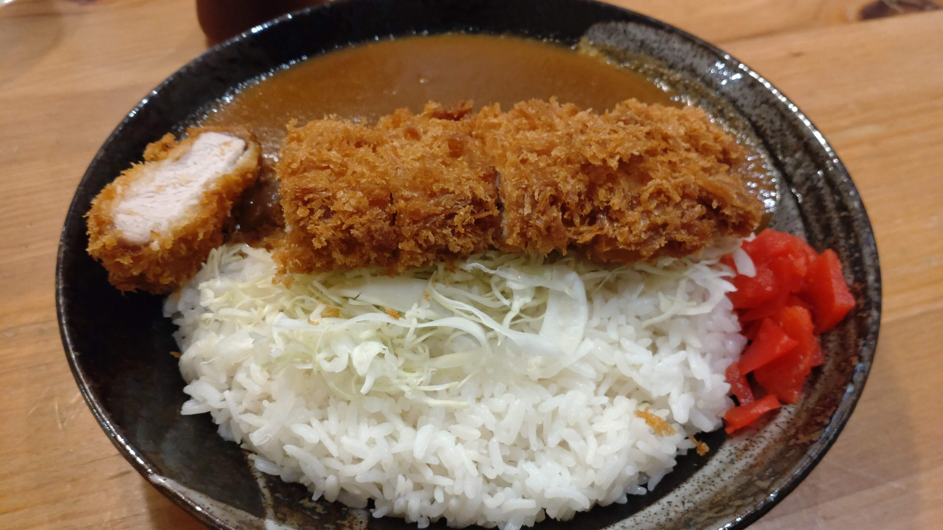 川崎市中原区新丸子】低温熟成豚ロースカツが「どーん!」とのっ 川崎市中原区新丸子】低温熟成豚ロースカツが「どーん!」とのっ