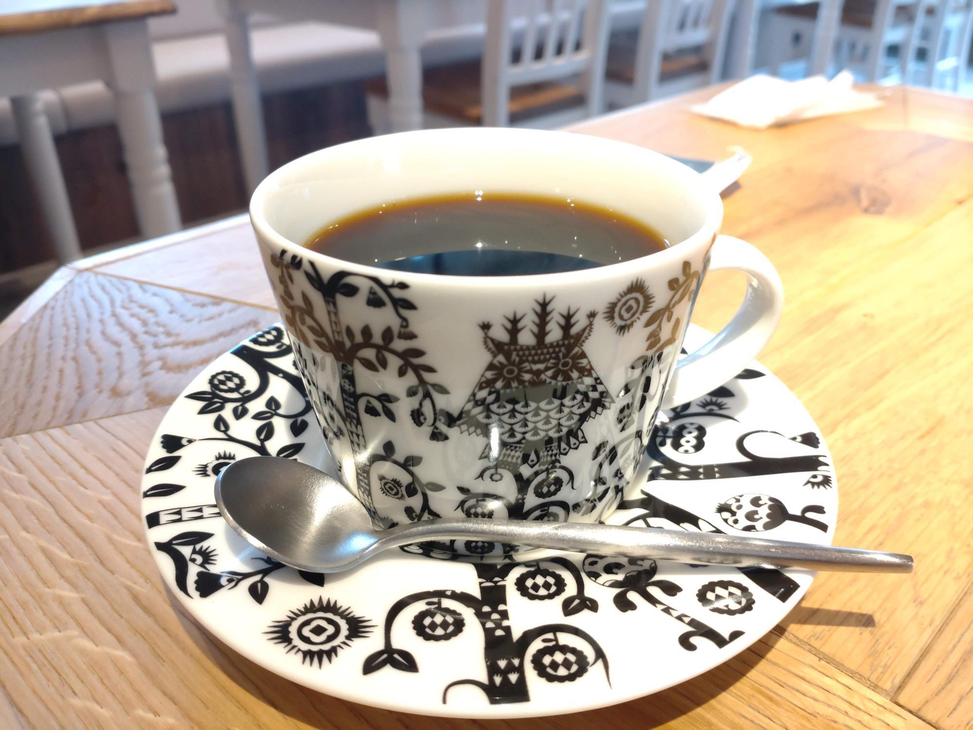 コーヒー皿とカップがまたオシャレ！