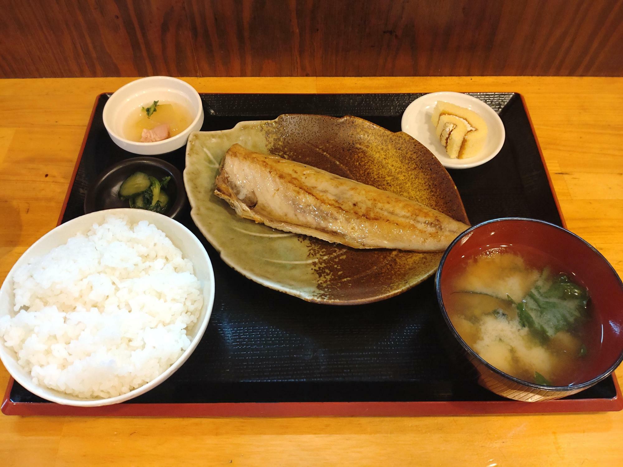 サバ焼き定食（税込800円）ご飯はおかわり１杯無料！