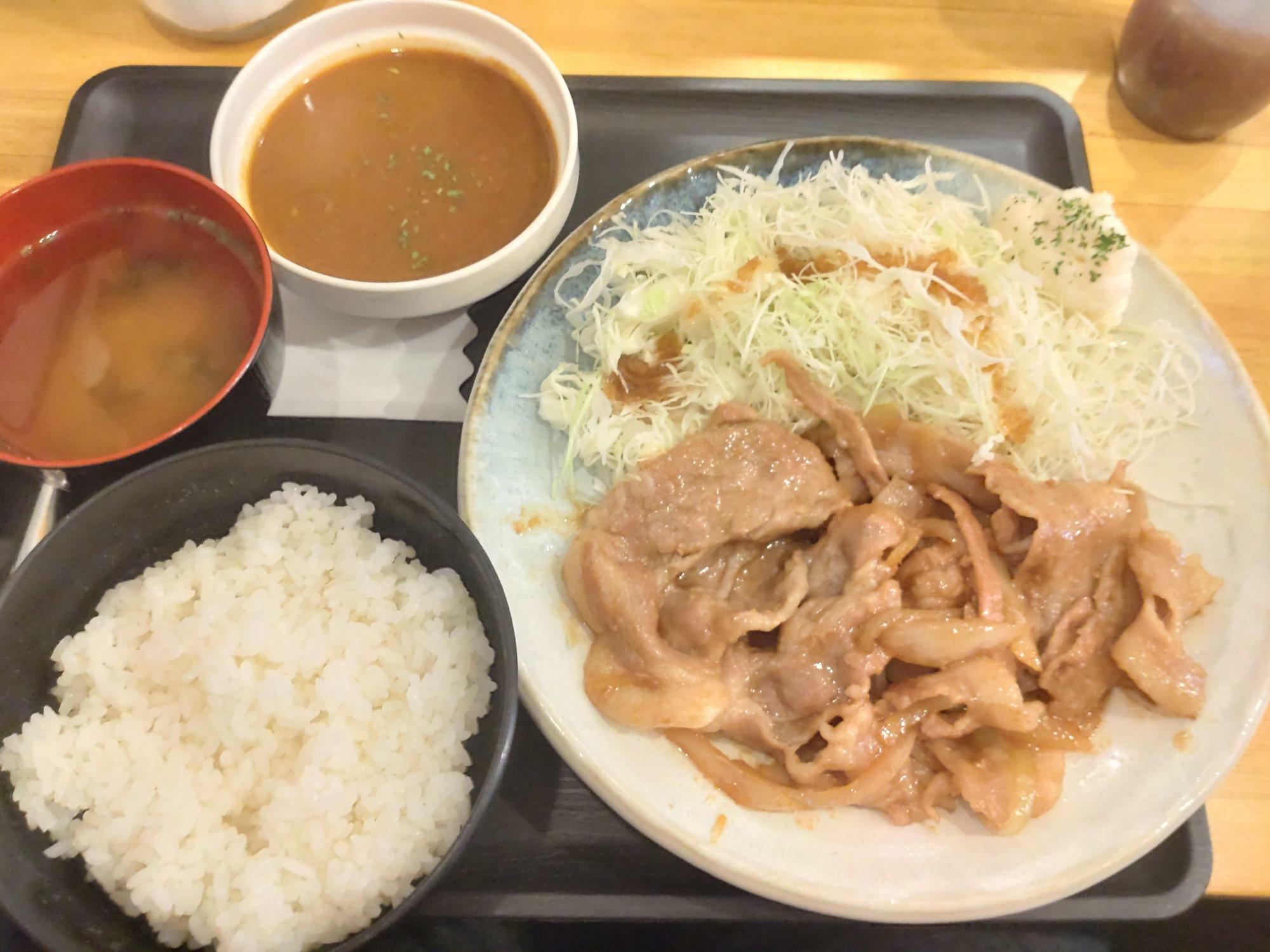 しょうが焼き（ご飯普通盛＋みそ汁付き）900円＋ちょい掛けカレー350円