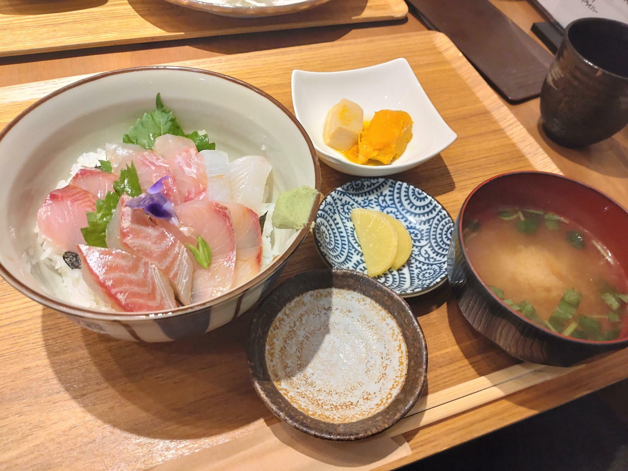 漁師さん直送！天然地魚「海鮮丼」セット（税込1,518円）