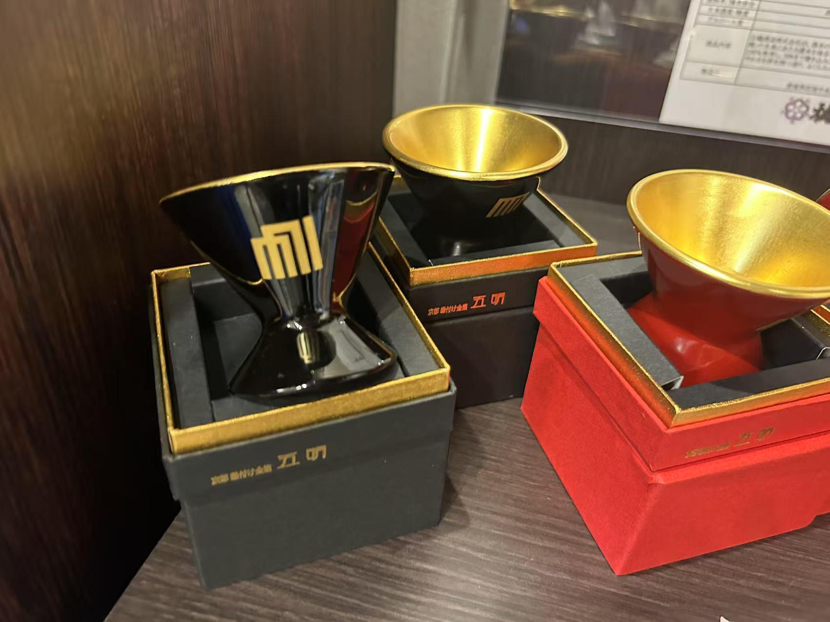 大特価 イラスト 京都市下京区】伝統工芸・金箔押しが危機に直面。価格高騰により 日本