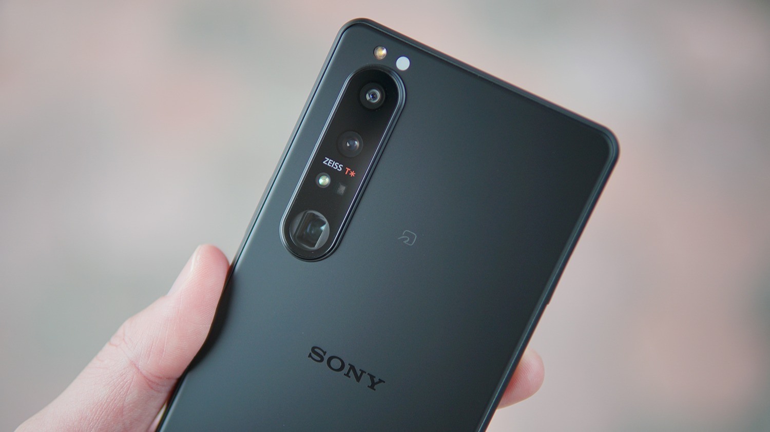 15万円超え！？ソニー製Xperia 1 IIIをレビュー！デザイン・カメラ