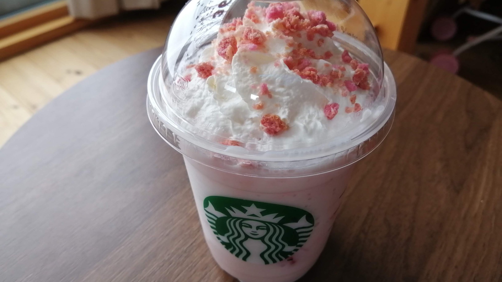 スタバさくらフラペチーノ2023｜さくらジェリー＆咲くサクマカロンで冬