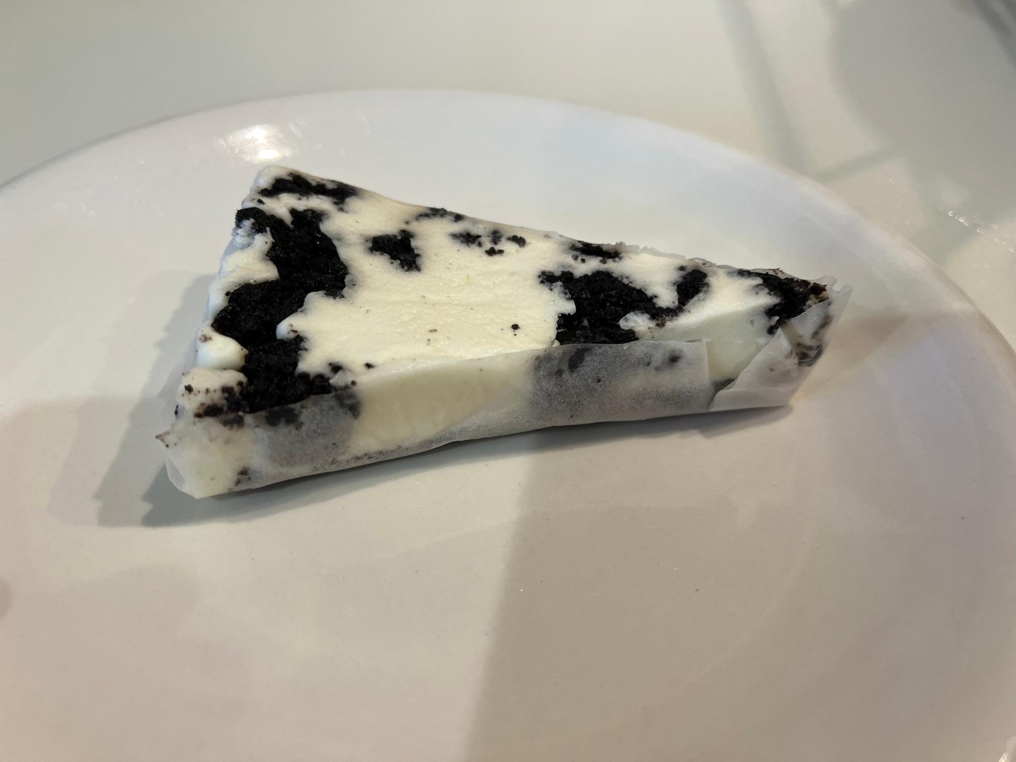 クッキー＆クリーム好き必見！セブン「かじるクッキークリーム