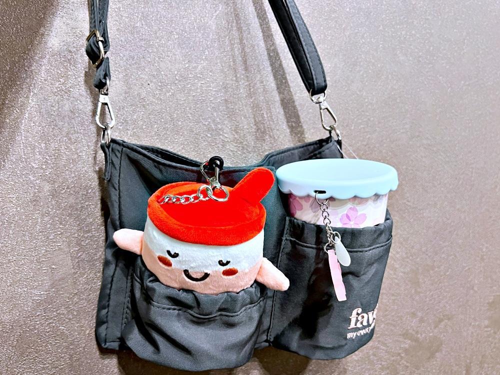 どんぐりぽしぇっと&たぬきしゃんぽしぇっと 3COINS】新発売「ショルダーバッグ」ぬいぐるみもドリンクも収納