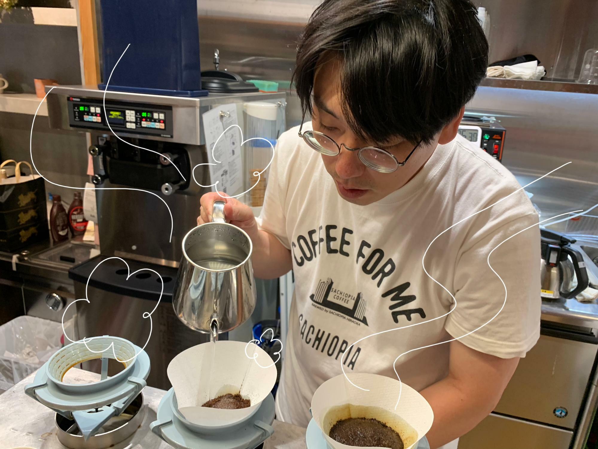 もちろん平岡さんもコーヒーを淹れる