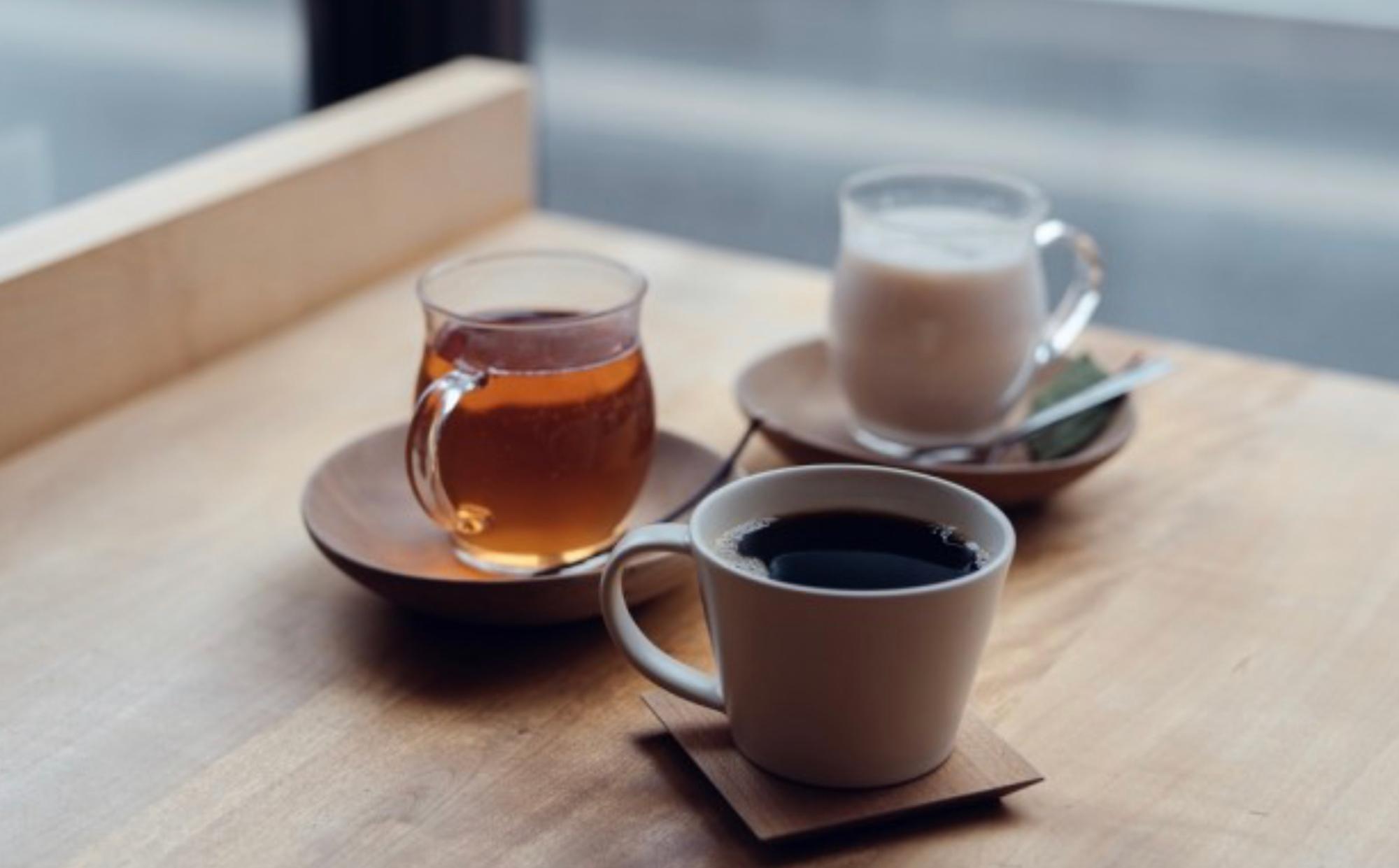 飛騨の広葉樹クロモジを使用したお茶やコーヒーも味わえる