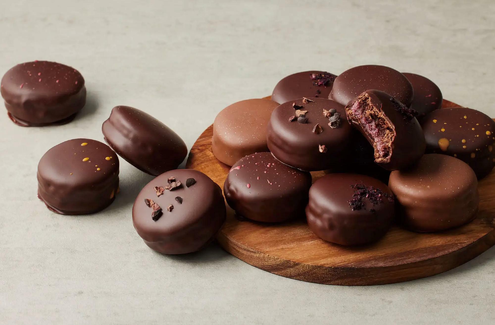 一口食べればチョコレートが口いっぱいに広がる「マカリョン」