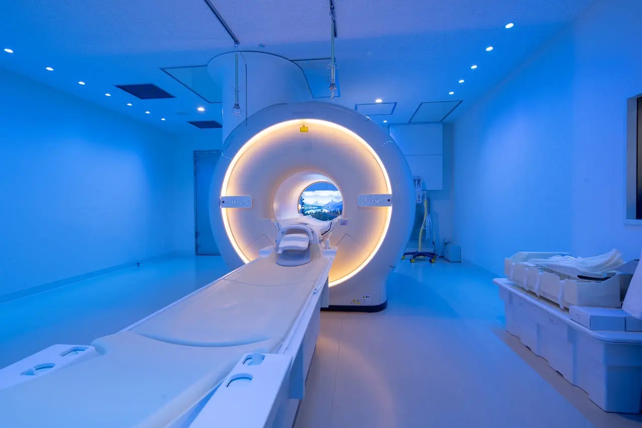 名戸ヶ谷病院の脳ドックで利用する「MRI/MRA撮影室」／情報提供