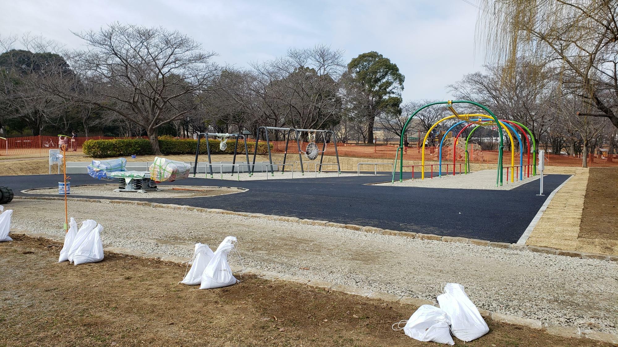 「柏ふるさと公園」に設置される遊具／情報提供