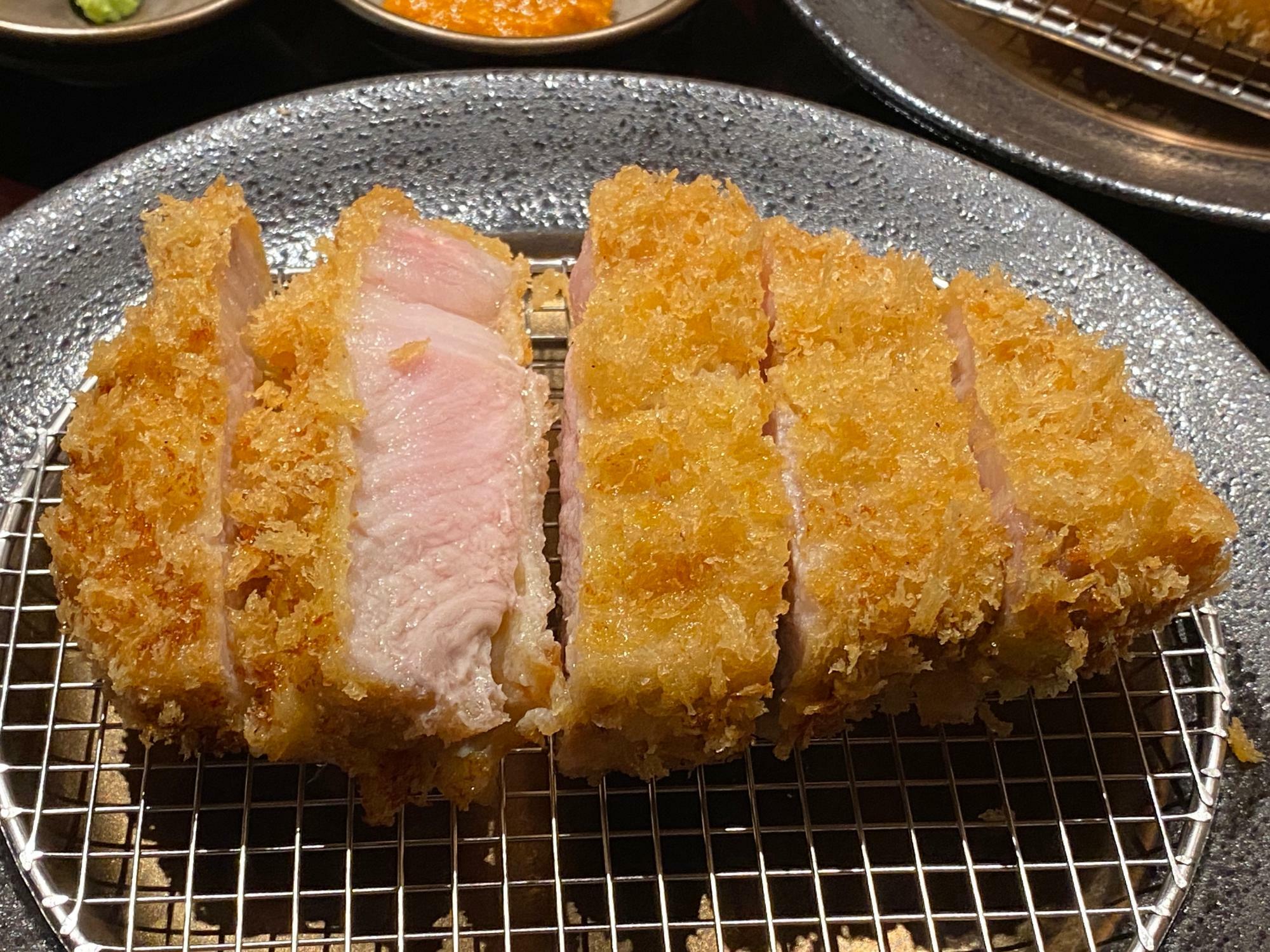 神戸ポークプレミアム 特上ロースの定食 ¥2,800