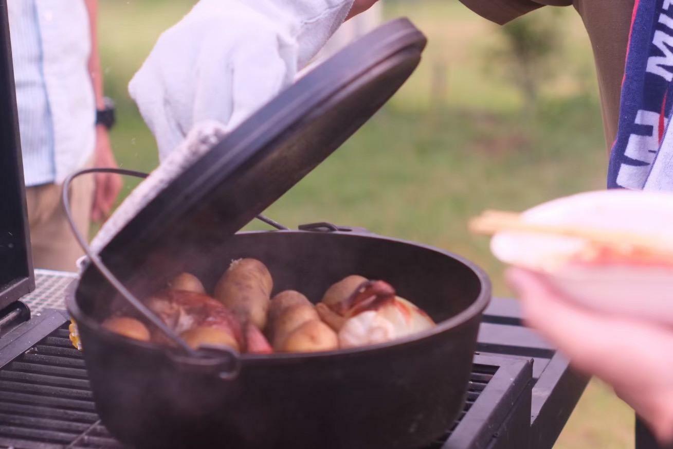 BBQ道具・イス・テーブル等は無料で利用可能　最寄りのコンビニまでは車で数分なので買い出しもラクチン