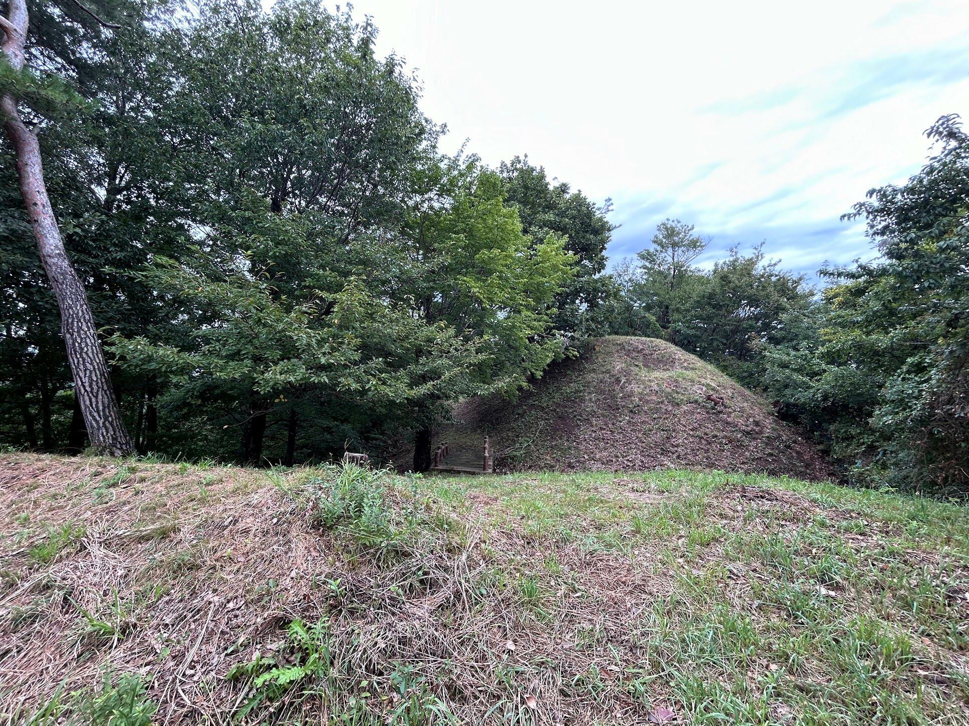 古い時代の遺構がはっきり残る