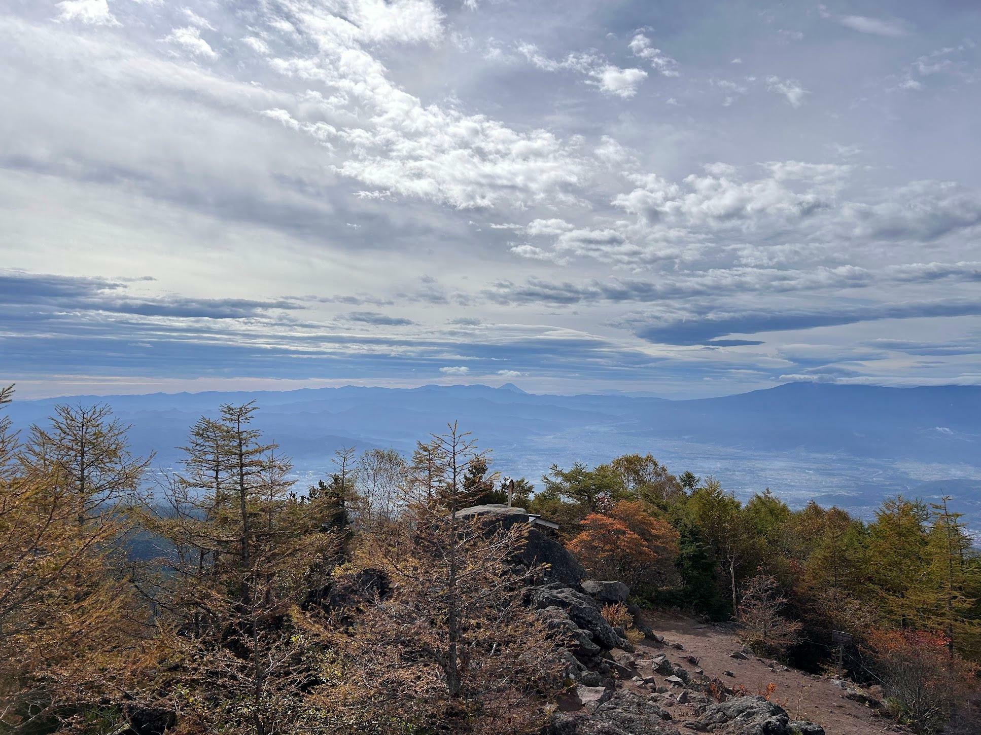 佐久平の遥か遠くに見える富士山