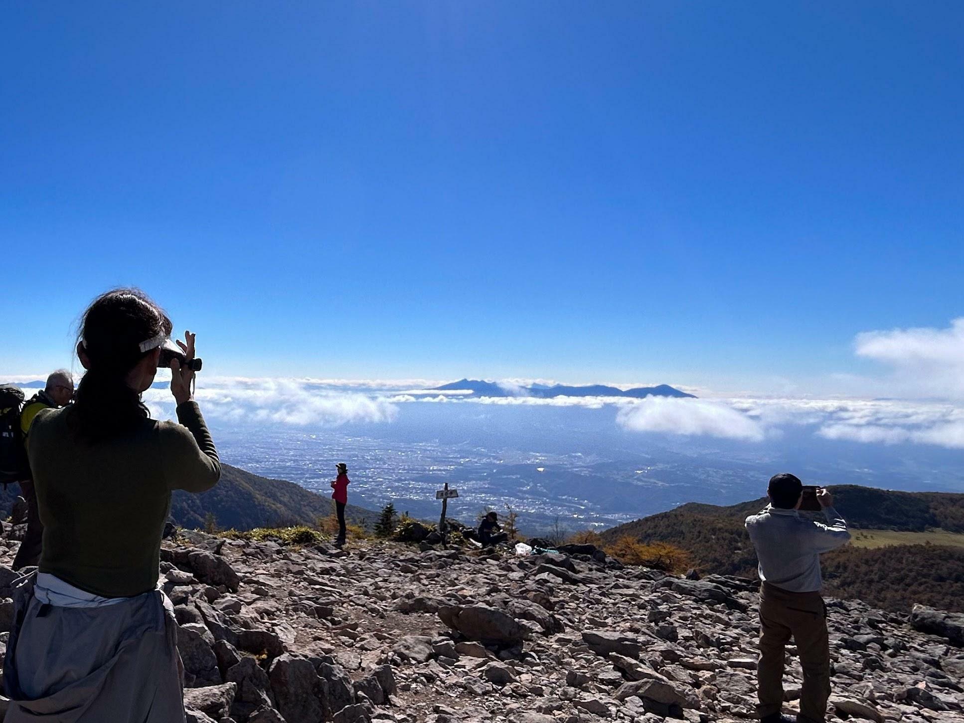 東篭ノ登山のピークから