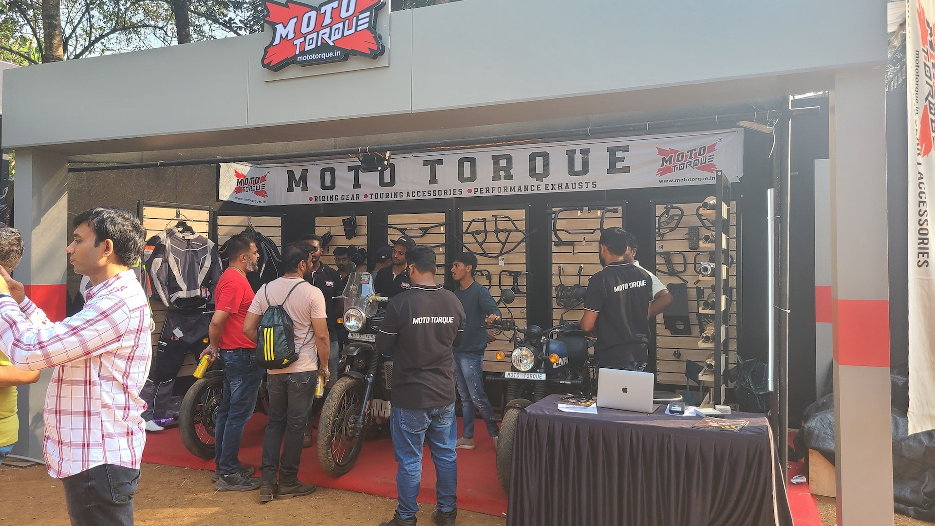 インドのバイク用品店　Moto Torque