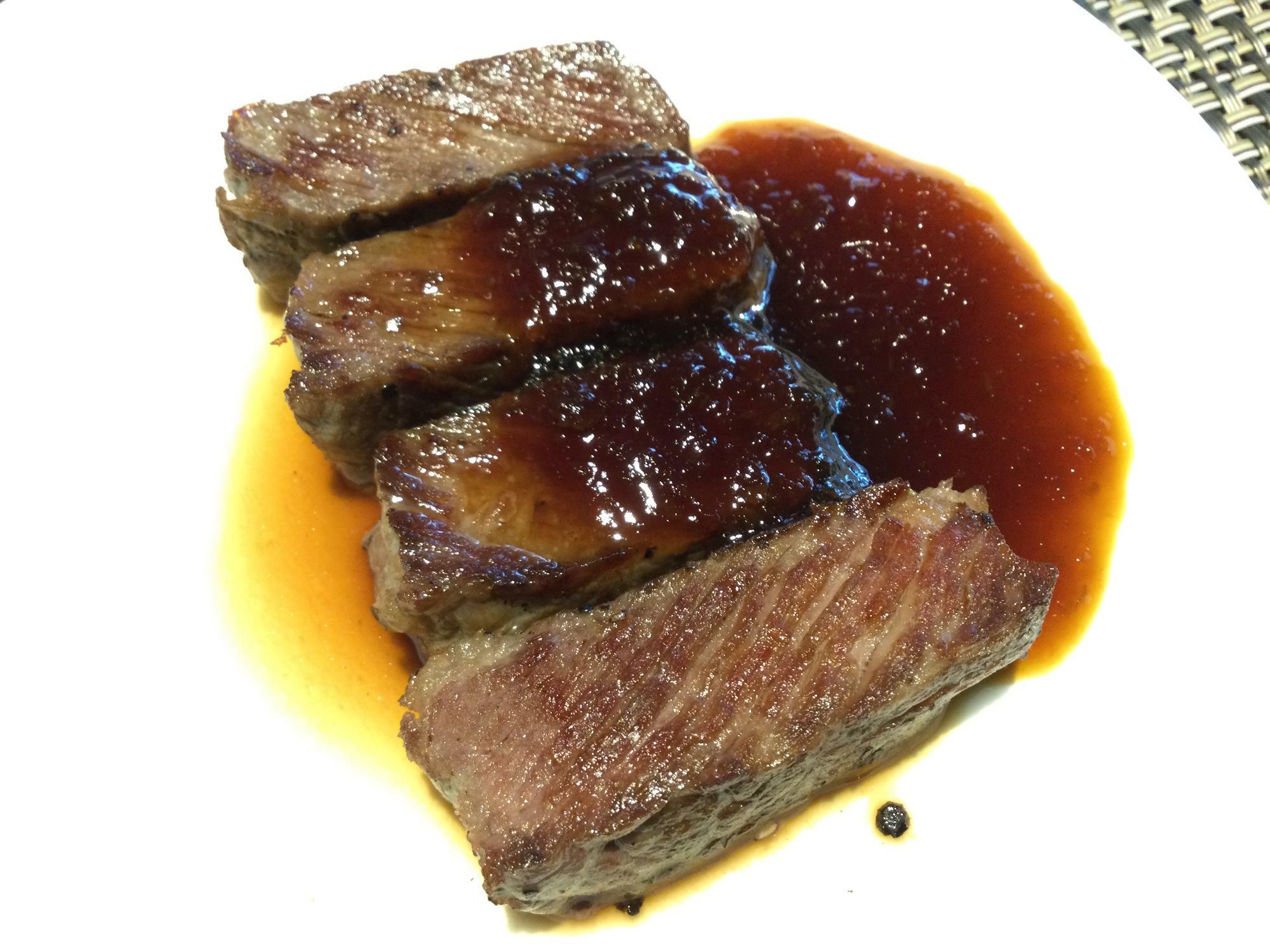  北海道産牛肉のステーキ