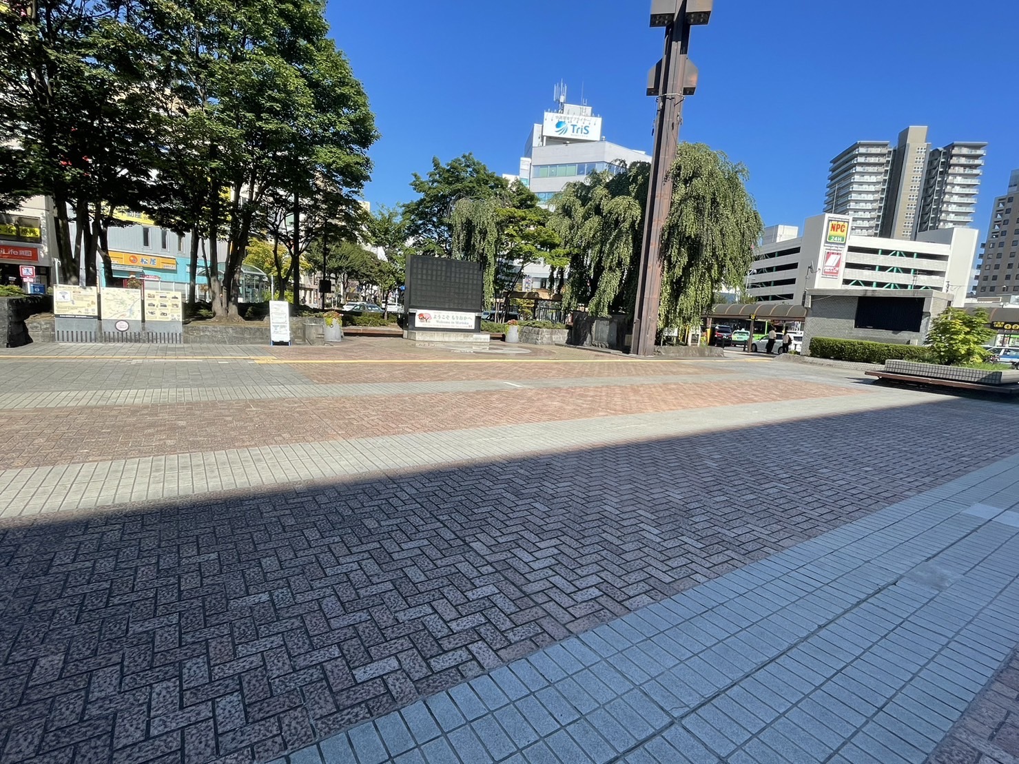 盛岡駅前の滝の広場