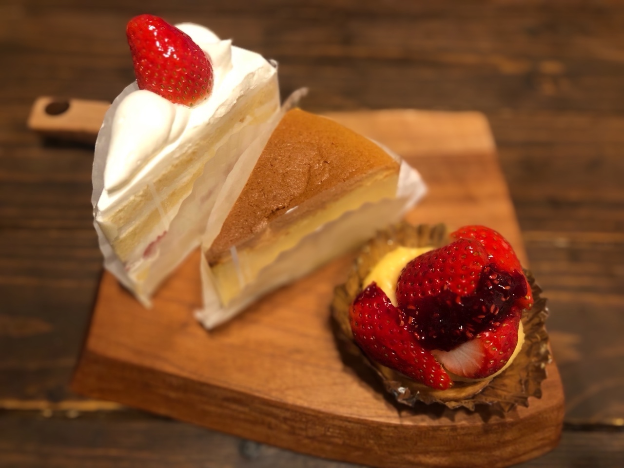 ショートケーキ・チーズケーキ・いちごのタルト