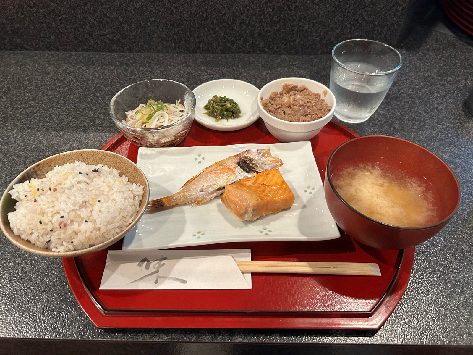 えっ・・・これが800円で食べられるの・・・？