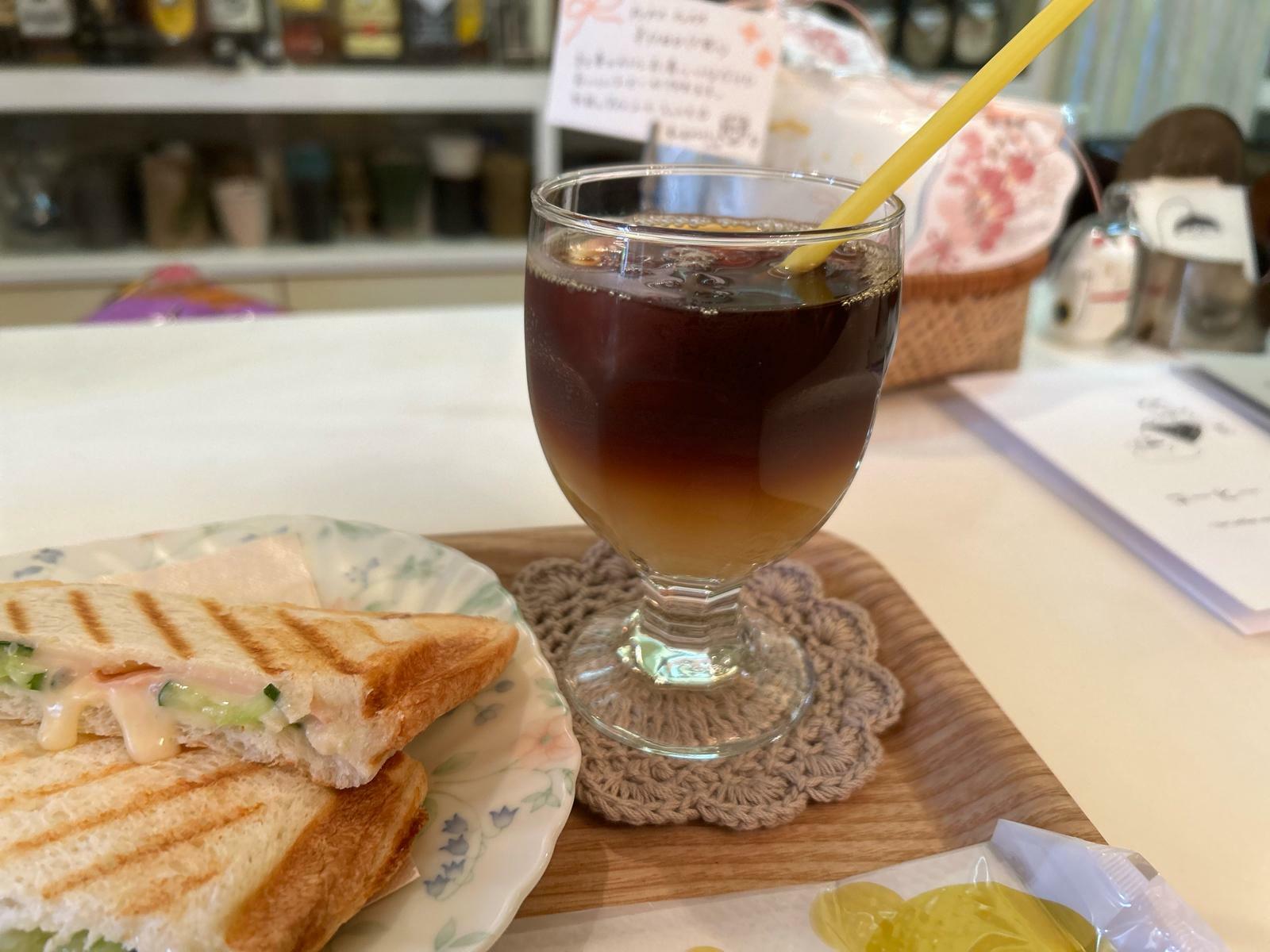 アップルコーヒーとホットサンド