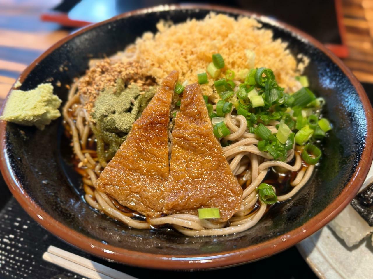 メインのたぬき蕎麦