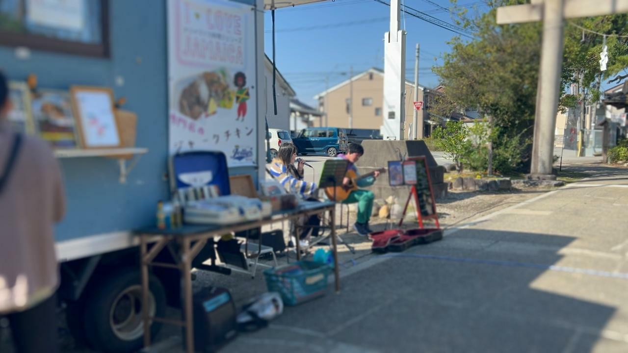 到着してすぐにアコースティックライブがスタート！