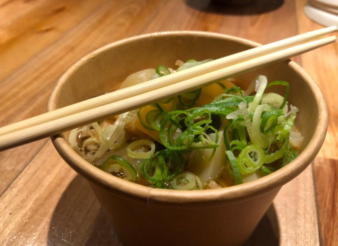 定番メニューの芋煮