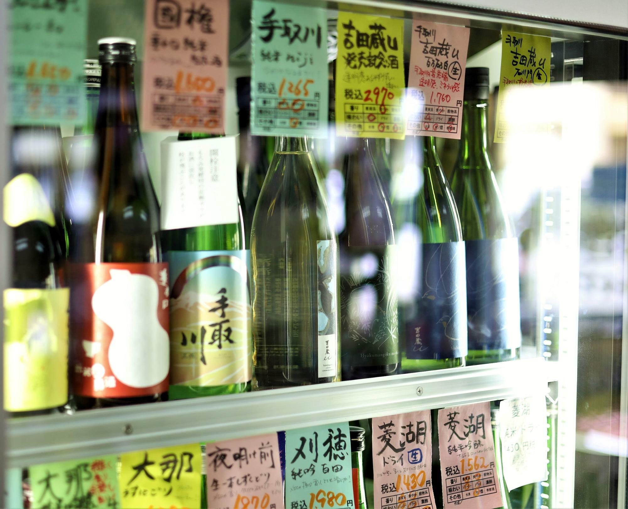 地酒はそれぞれの地域によって特色がある。甘さや辛さ、飲んだ時の印象など、日本酒初心者にもわかりやすく情報が記載。