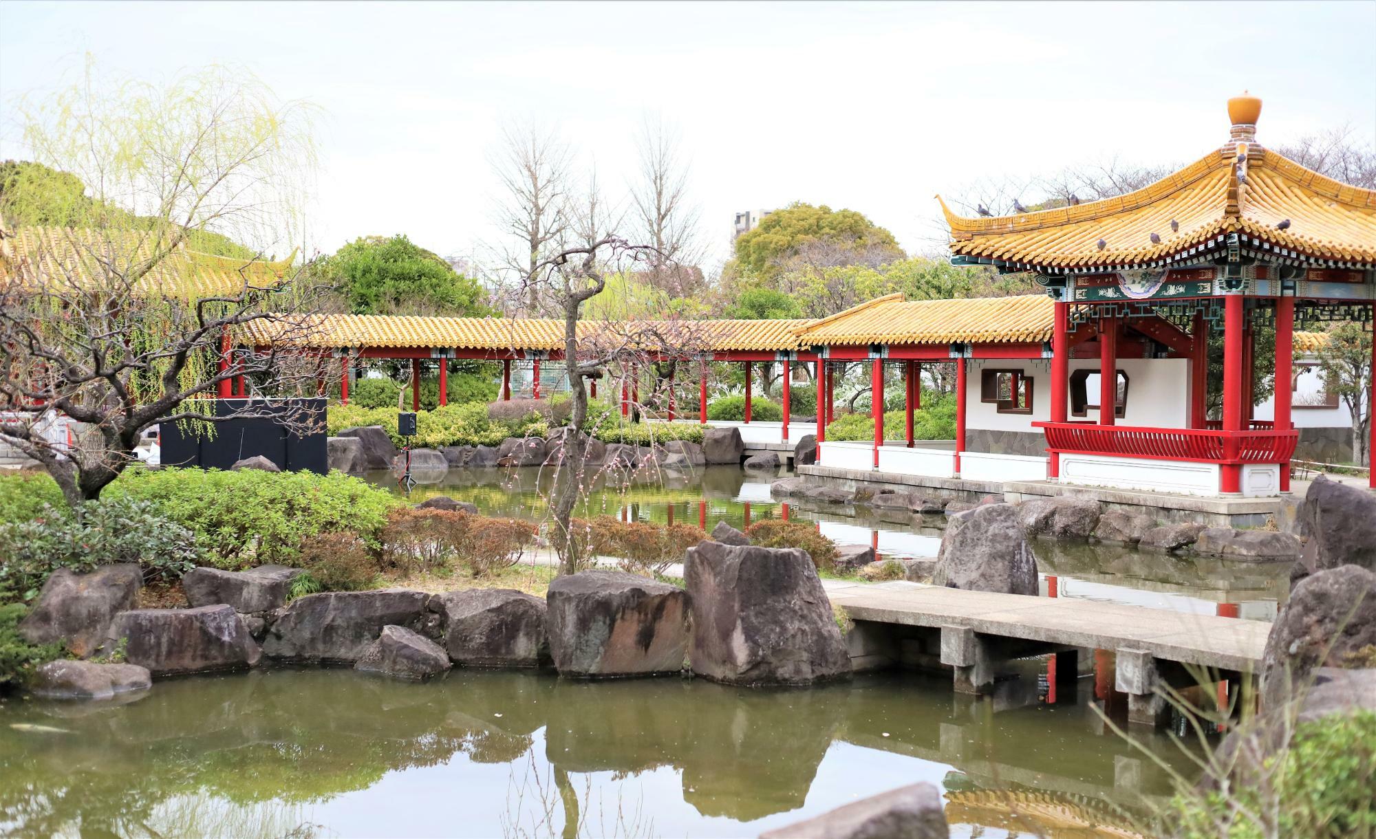 国内最大規模の中国式自然山水庭園。川崎区の魅力スポットのひとつとして知られる♪