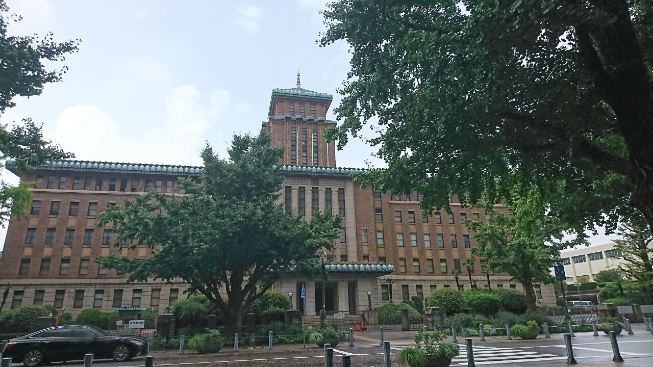 2022年9月撮影。「神奈川県庁本庁舎」は歴史を感じる重厚さがたまりません。日没から22時までの間にはライトアップも有名です。