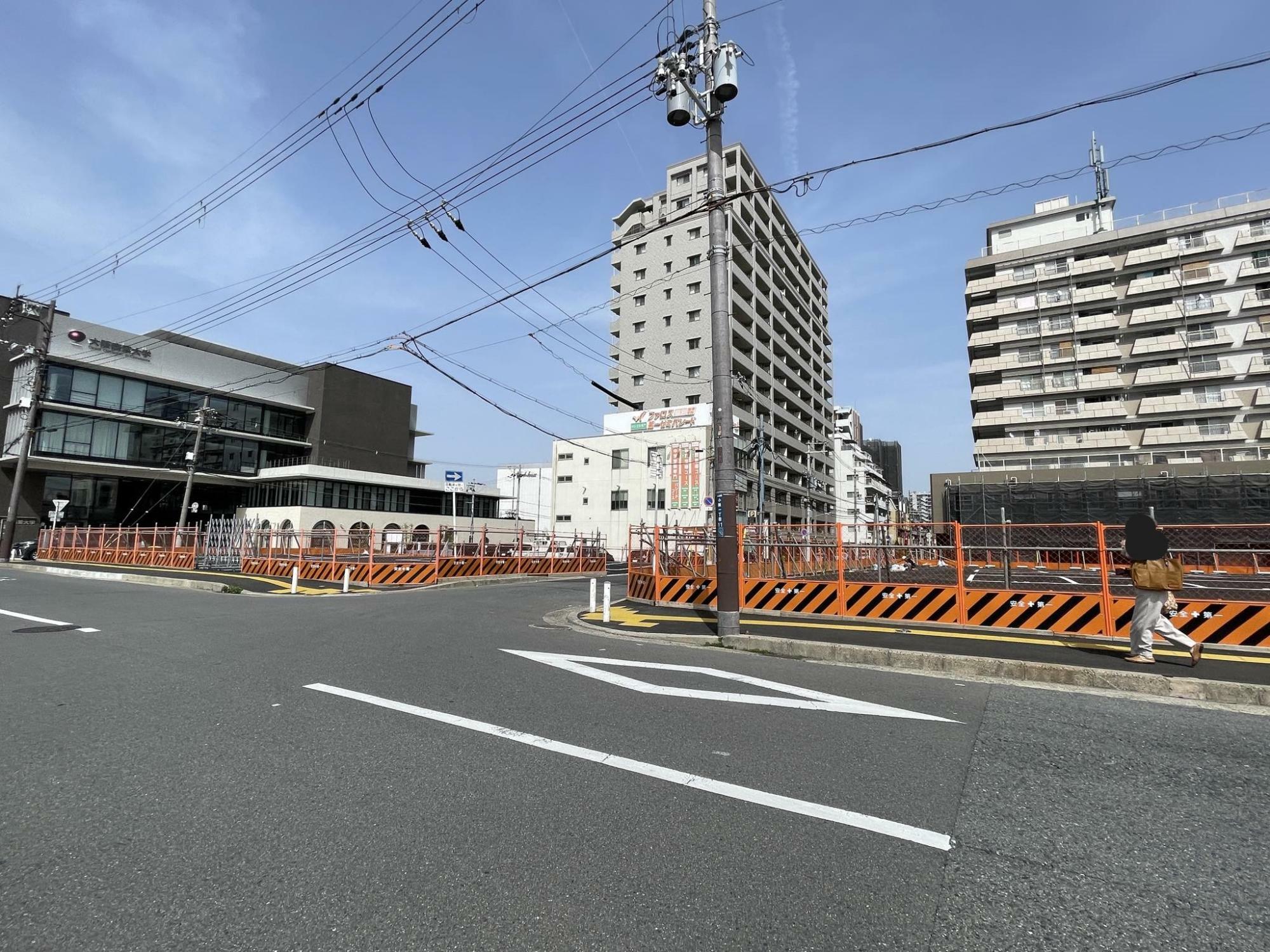 （左の敷地）小阪第４近鉄ビル跡地（右の敷地）小阪第３近鉄ビル跡地です