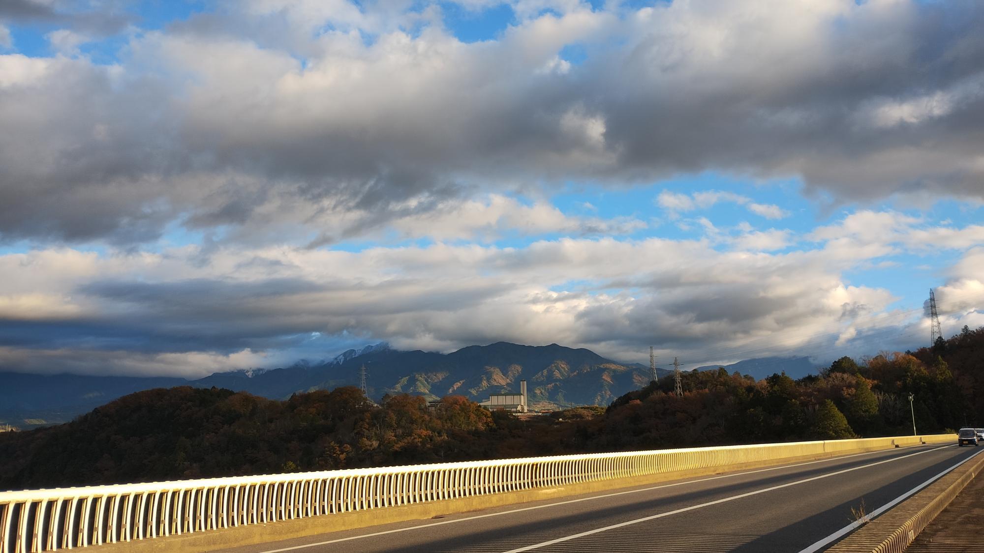 恵那山はこの日、雲に隠れてましたね。雪が降っているのかもしれません