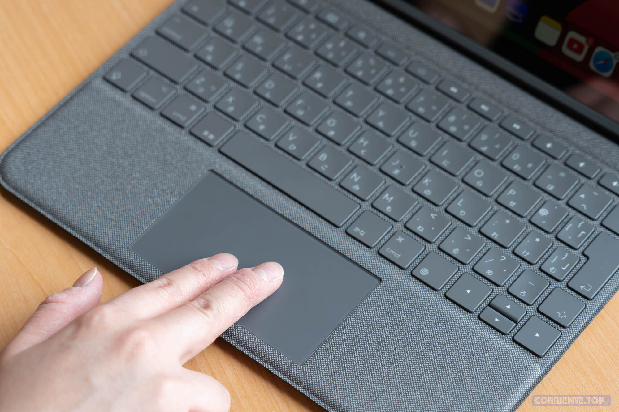 Apple Pencilをしっかりホールド。iPad Air用キーボードケース Apple Pencilをしっかりホールド。iPad Air用キーボードケース