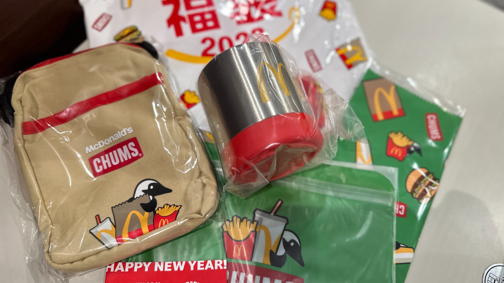福袋2023】マクドナルド×CHUMSのお得すぎる福袋を最速開封 福袋2023】マクドナルド×CHUMSのお得すぎる福袋を最速開封
