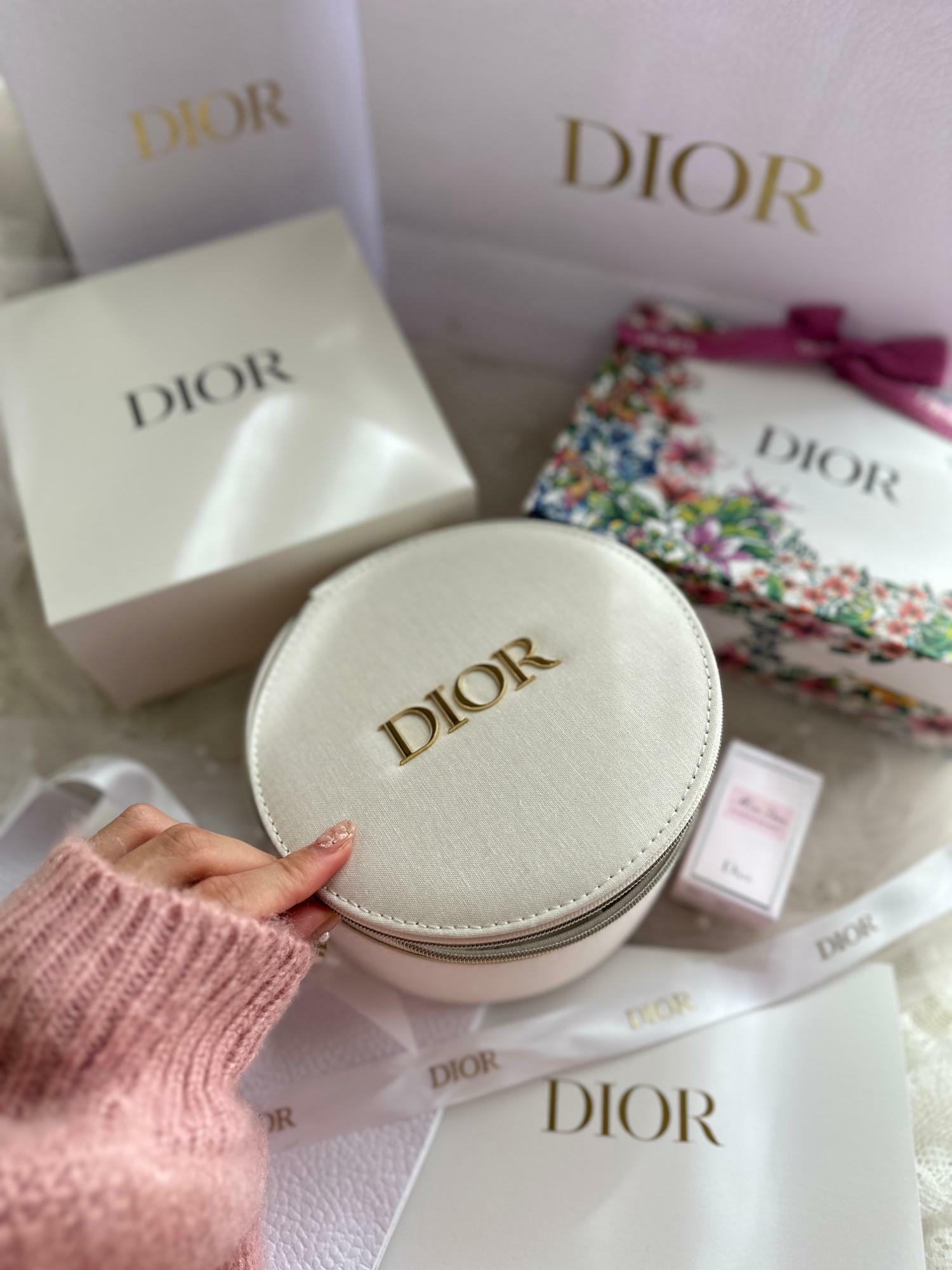 お値下げします♡Dior コスメBOX-