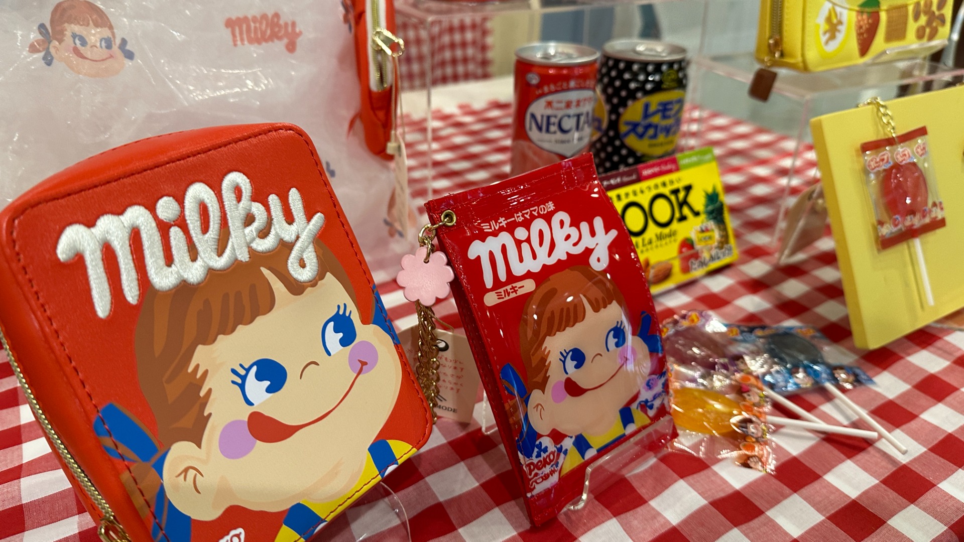ペコちゃん】不二家のミルキーでおなじみぺこちゃんのグッズが新 ペコちゃん】不二家のミルキーでおなじみぺこちゃんのグッズが新
