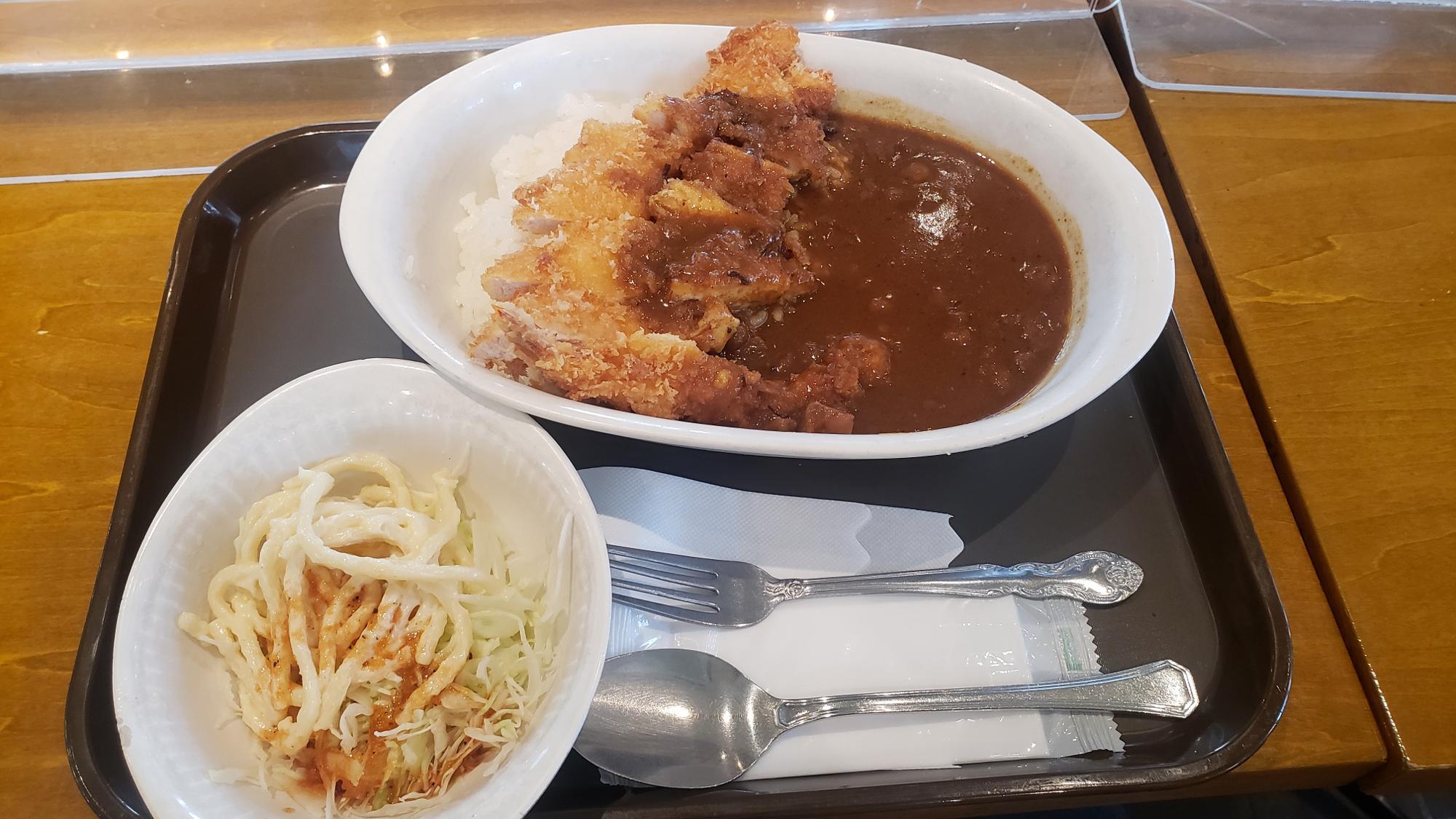 　　　　　サービスランチのチキンカツカレー660円