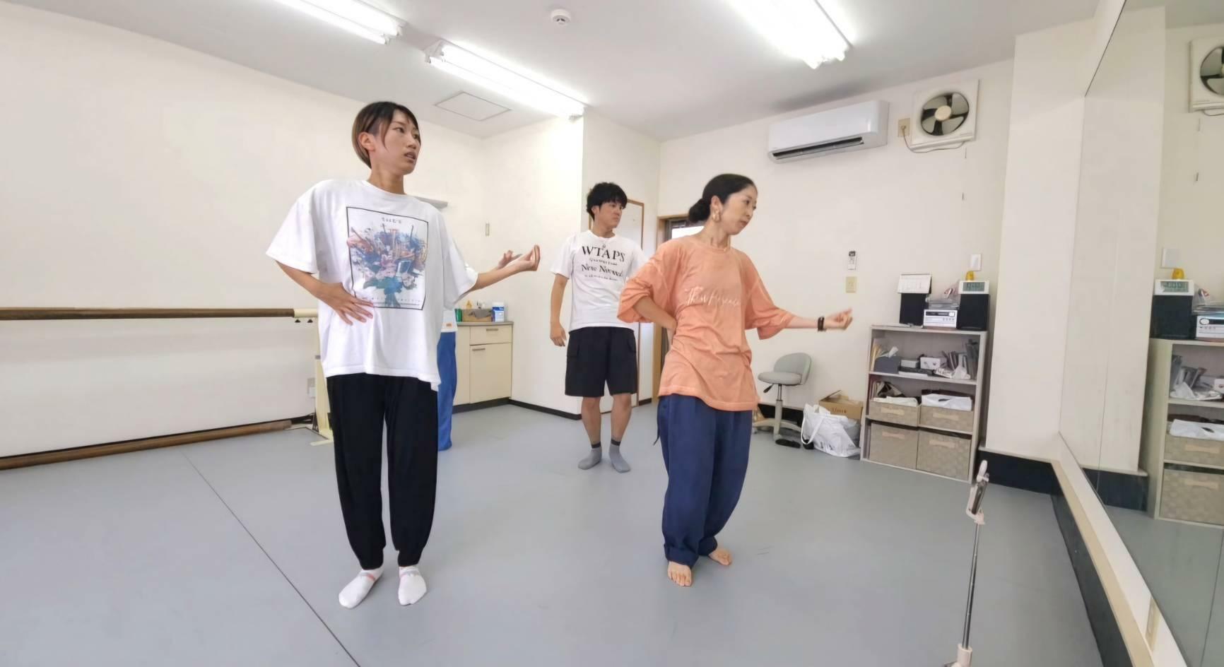 子どもたちのときと同様に次回のイベント出演時のダンスを真剣に行っていました。