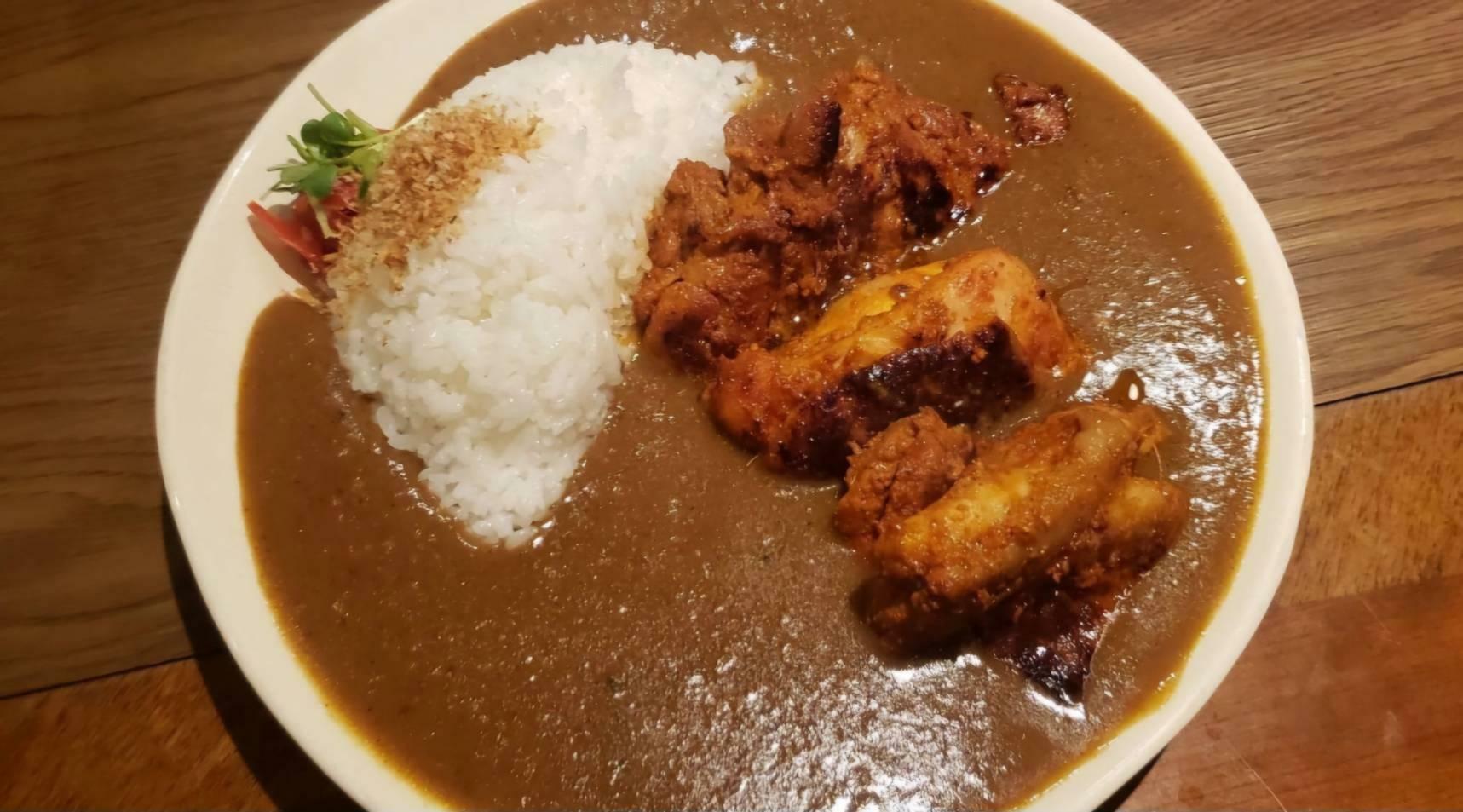 一楽章ｆ未完成の一番人気メニューはチキンカレー。