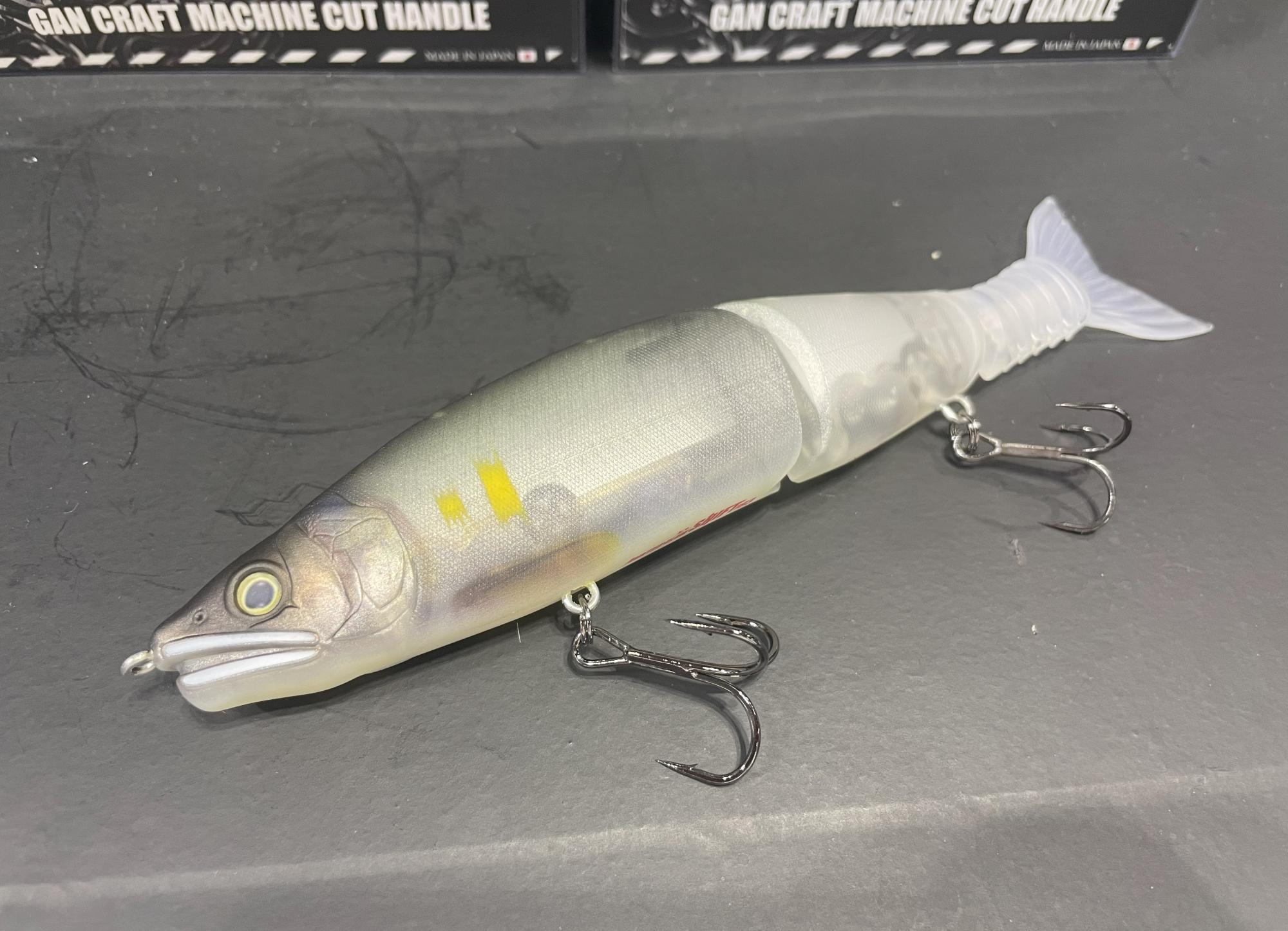 尻尾の動きがヤバすぎる!大人気ルアー最新作が釣りフェスで発売 尻尾の動きがヤバすぎる!大人気ルアー最新作が釣りフェスで発売