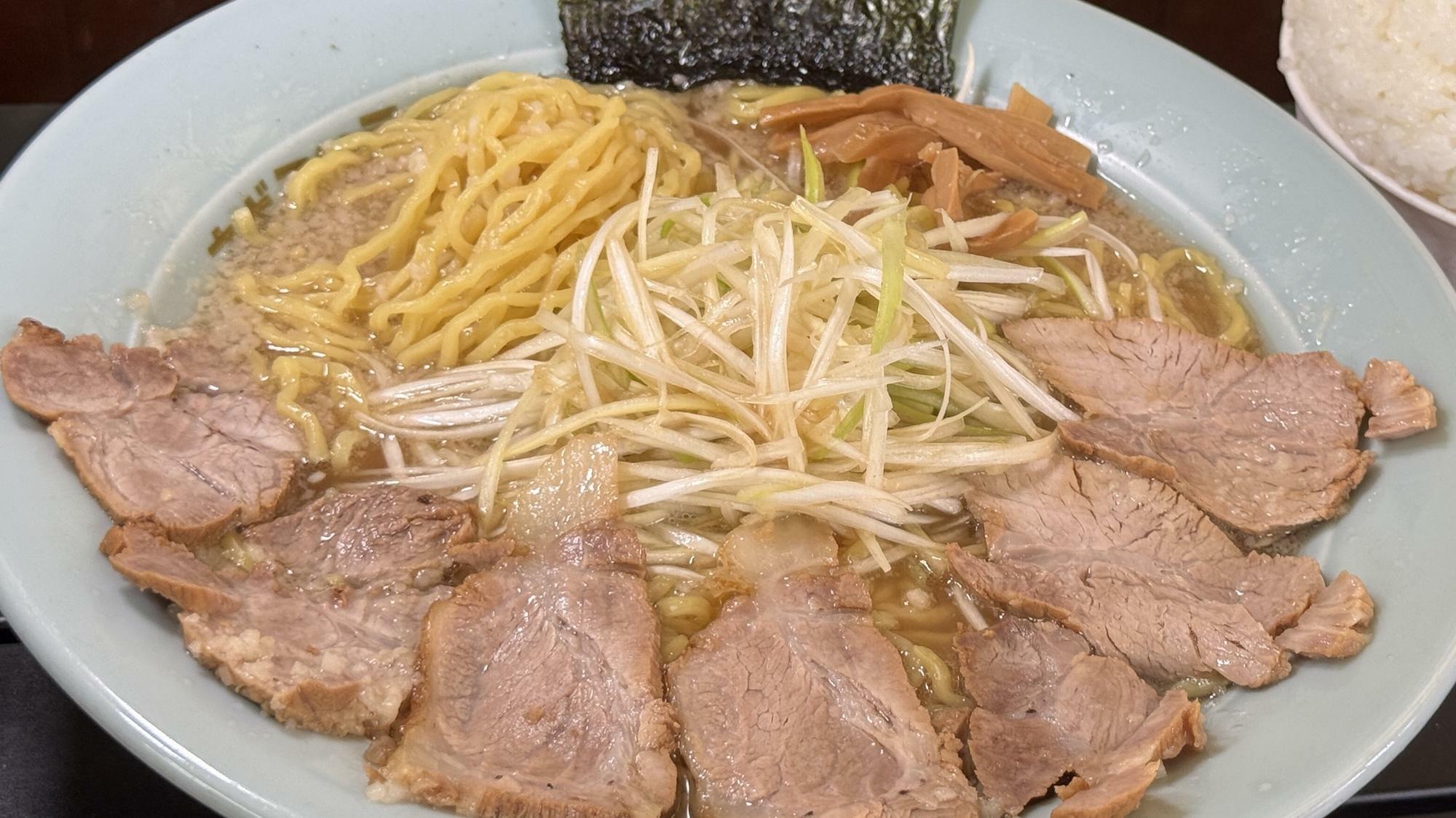 ラーメンショップ湯沢駅前店ネギチャーシュー麺大盛り麺カタメ