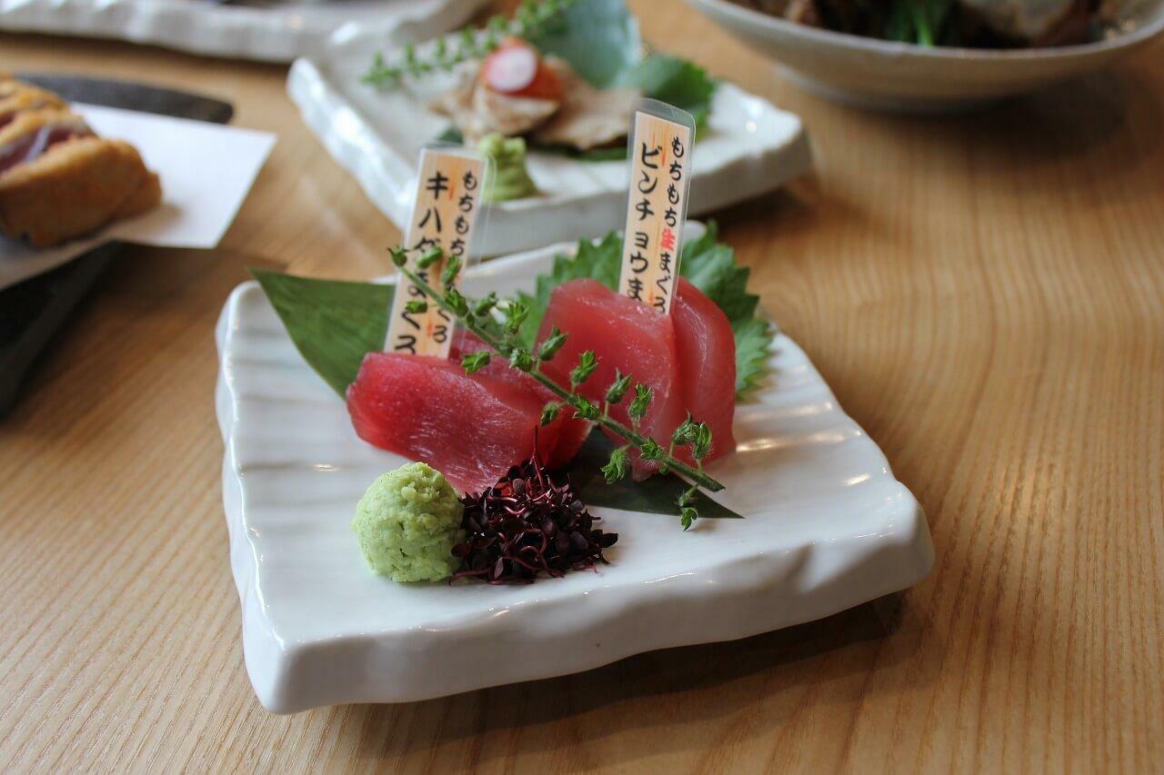 透明感が印象的だった生まぐろの刺身2種