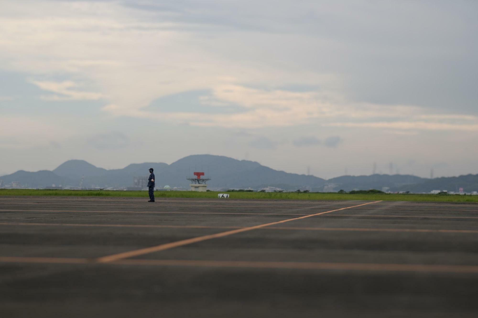 小月航空基地内滑走路の様子