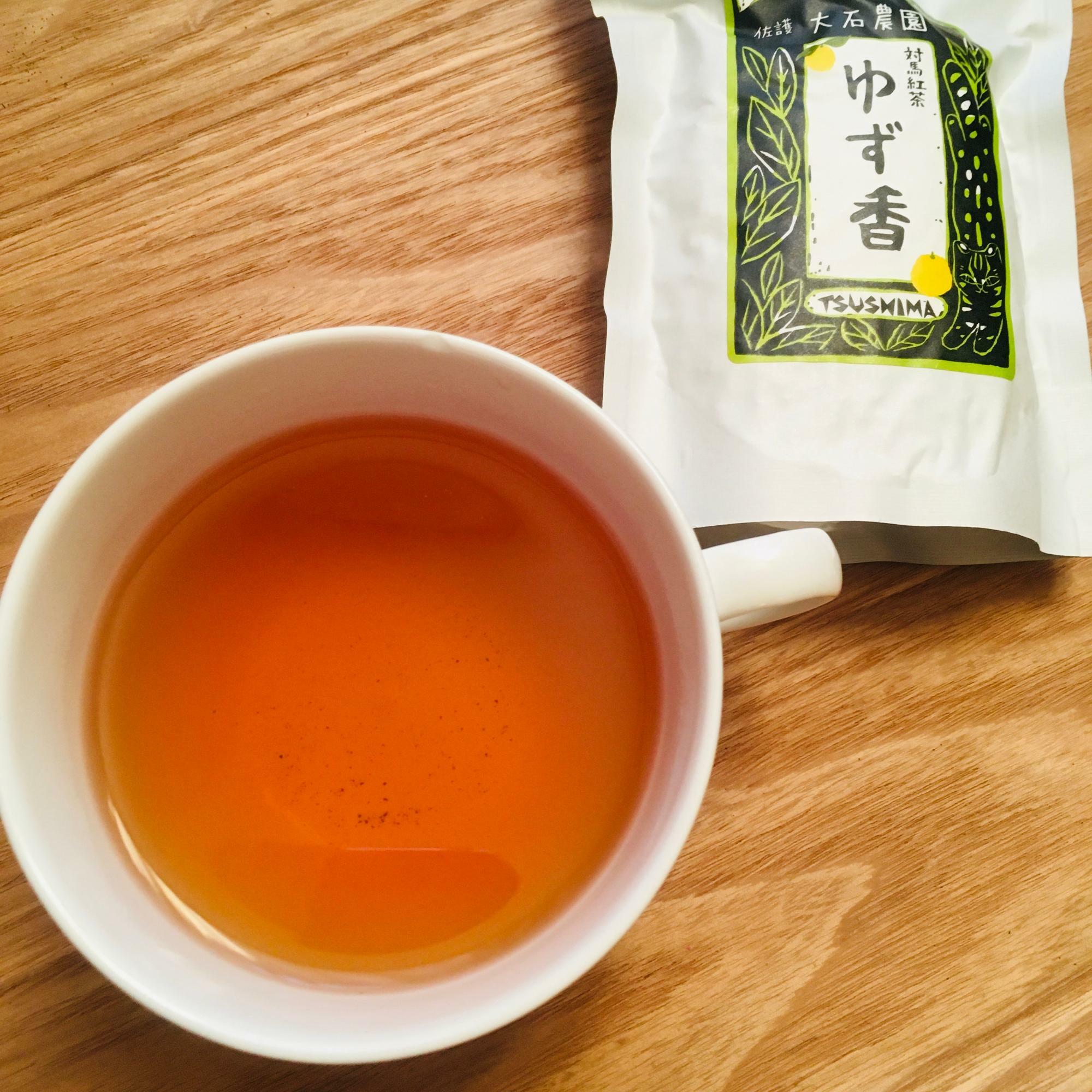 長崎県対馬の「つしま大石農園」さんの対馬産柚子ピール入り紅茶「ゆず香」。柚子も自園で栽培されているそうです。