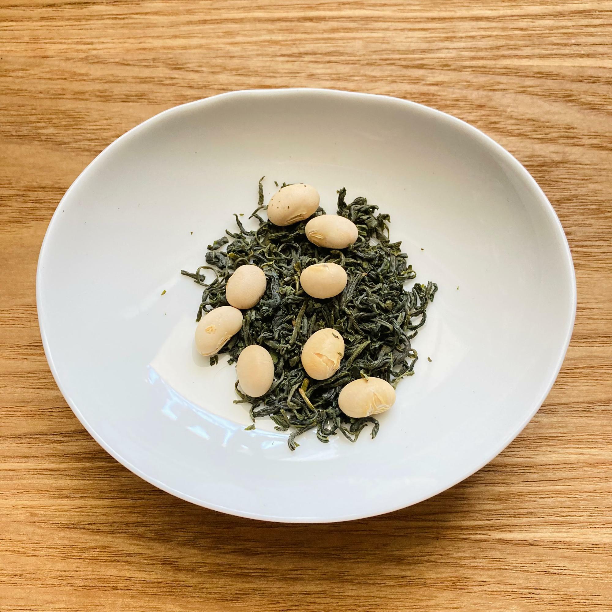 宮崎県高千穂産の釜炒り茶と豆をブレンド