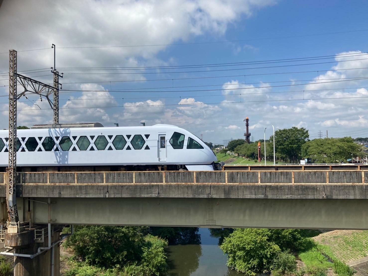 過去に利根運河を通過したスペーシアＸの様子