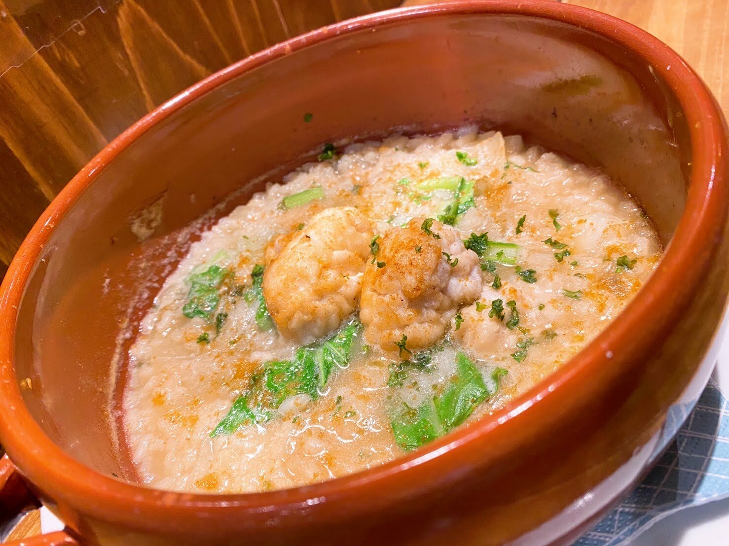 スペイン風スープパエリア「鱈白子と蕪のカルドソ」（1298円）
